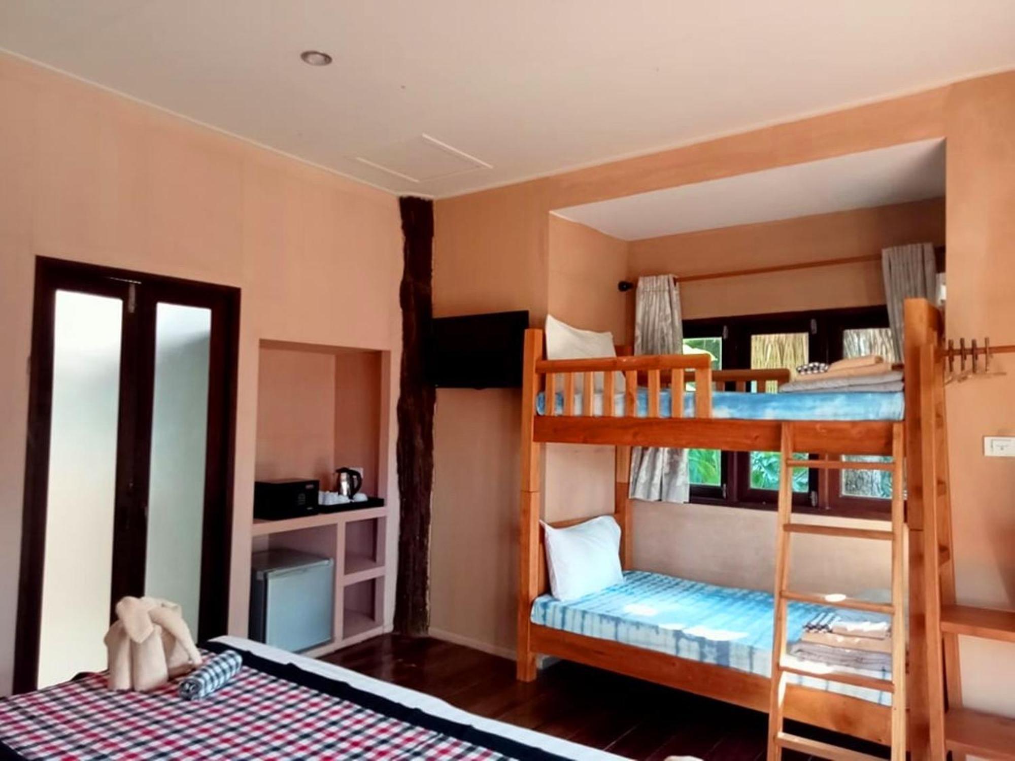 Thapwarin Resort - Green Hotel Ко Нгай Стая снимка